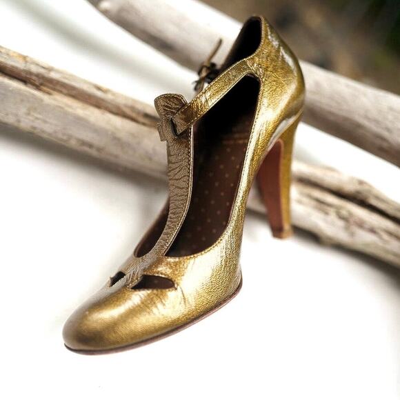 MOSCHINO Gold Metallic T-Strap Heels | Luxe Statement Pumps, 4โ Italian Chic EUC - Picture 15 of 16